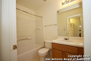 Building Photo - Beautiful 3 bedroom 2 bath , 2 story home