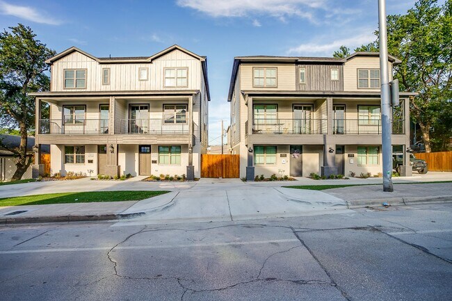 Foto del edificio - 2831 Forest Park Blvd