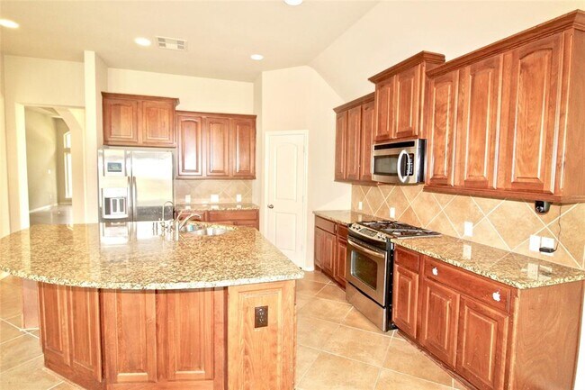 Building Photo - 10202 Carolyndale Dr