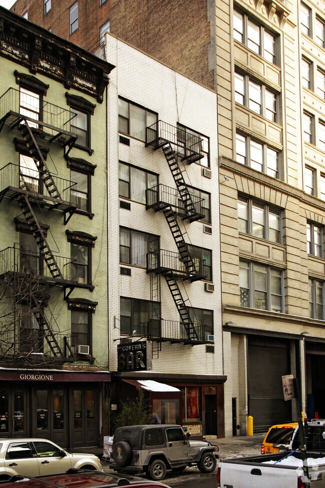 Primary Photo - 305 Spring St