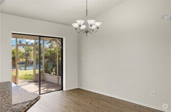 Building Photo - 4709 SW 25th Pl