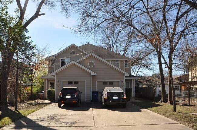 Building Photo - 609 E 49th St