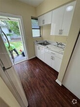 Building Photo - 844 NW 18th Ave