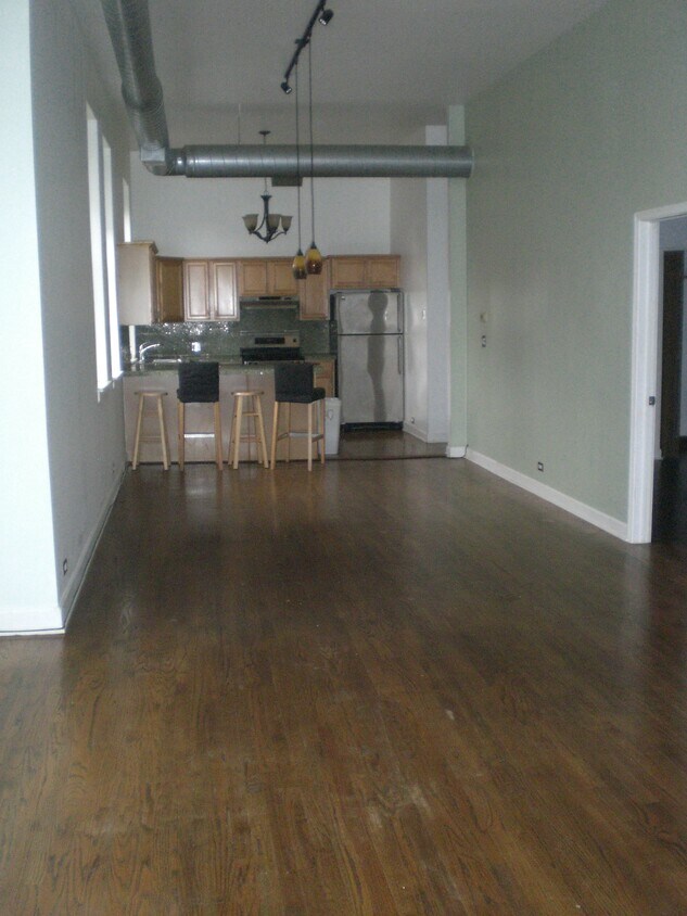 Primary Photo - 1514 N Milwaukee Ave