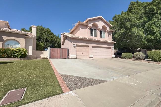 Building Photo - 5Bed/3Bath House at 67th Ave/Deer Valley Rd! Ready for Immediate Move-In! -- GOLF COURSE VIEWS! R...