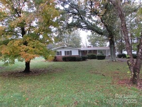 Building Photo - 9517 Westmoreland Rd