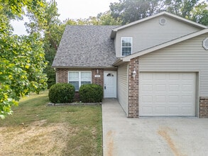 Building Photo - 307 Burnside Dr