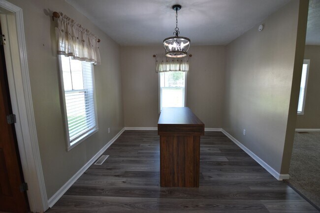 Building Photo - 2 Bedroom Home in Wilkinson
