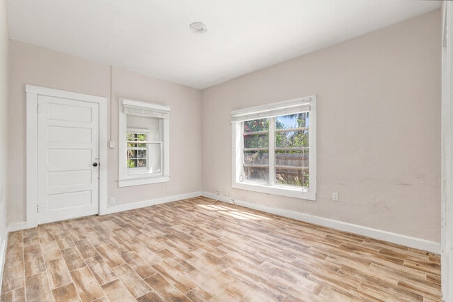 Building Photo - 364 Puritan Rd