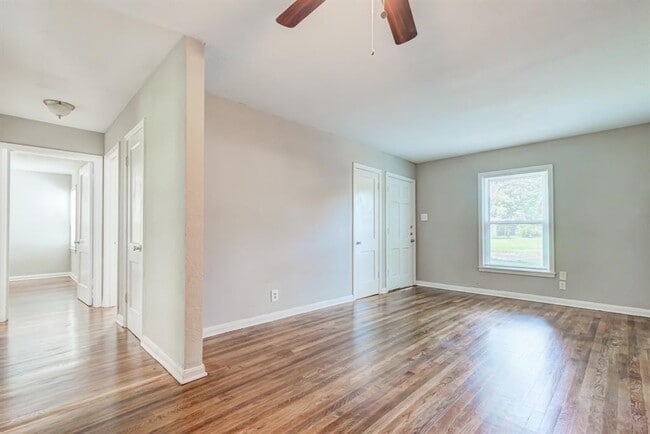 Building Photo - 6311 Sherwood Dr