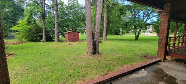 Building Photo - Spacious 3/2 in Quail Valley Subdivision