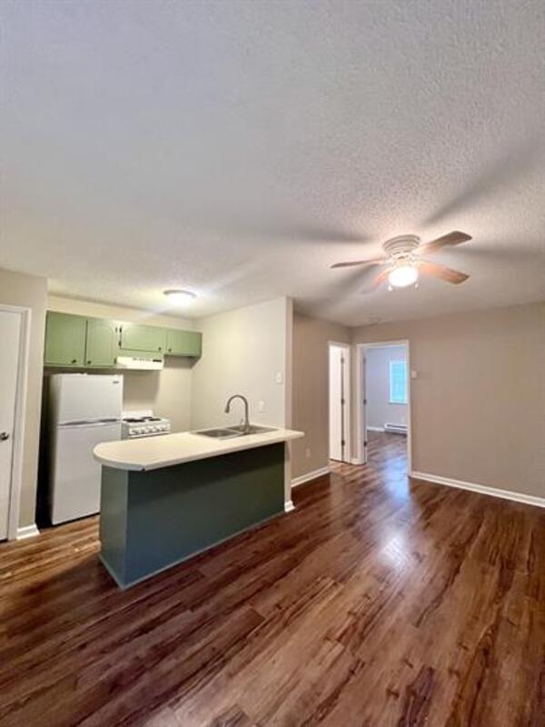 Foto principal - 117 Cedar Dr