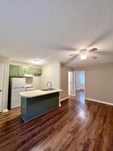 Building Photo - 117 Cedar Dr