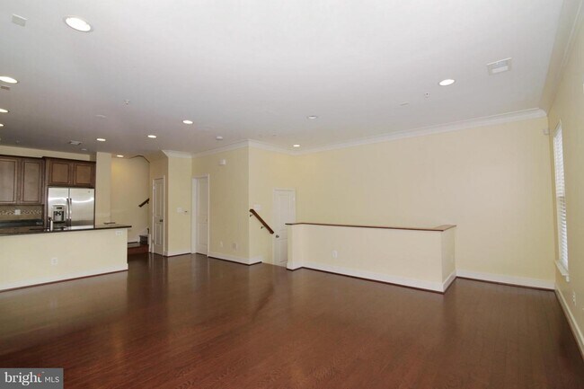 Foto del edificio - 3945 Old Dominion Blvd