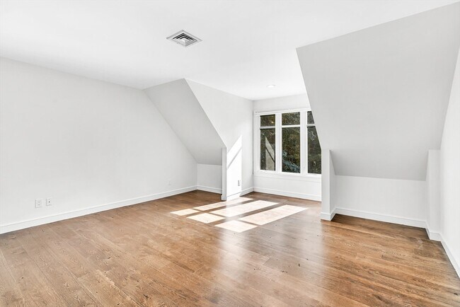 Building Photo - 0 Strawberry Hill Rd