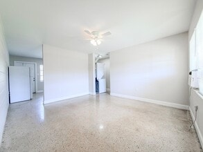 Building Photo - 2506 Ave F