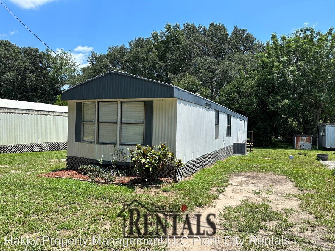 Foto principal - 3 br, 2 bath House - 6400 Mallard Creek Dr