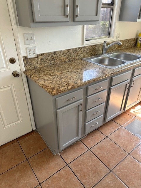 Cocina - 605 E Avon Pl