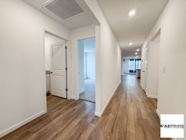 Building Photo - Modern 3/2 Arizona City Home - Spacious La...