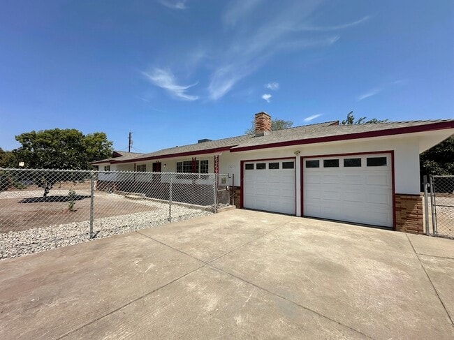 Building Photo - 15050 Cottage Ave