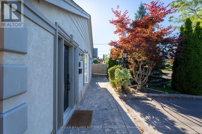 Building Photo - 63 Fordwich Crescent