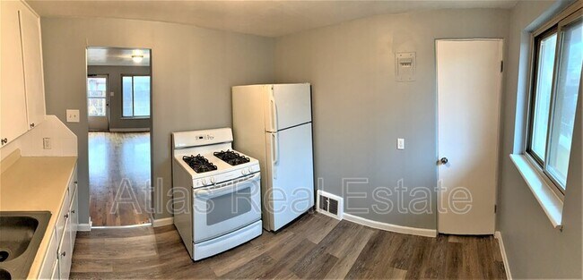 Foto del edificio - 1130 Clinton St