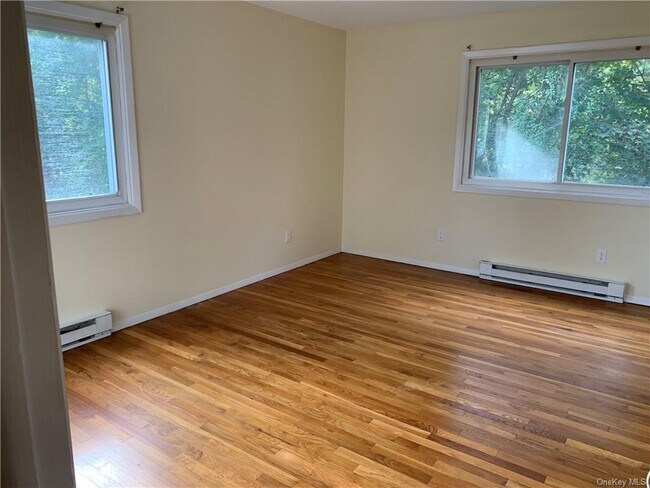 Foto del edificio - 51 Haines Rd