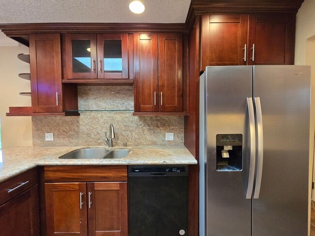 Building Photo - Beautiful 3 bed 2 bath Cambrian home in a great school district