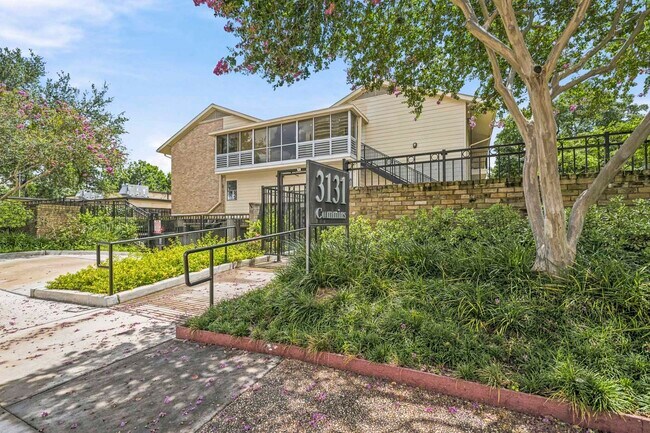 Foto del edificio - 3131 Cummins St