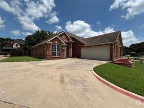 Building Photo - 4215 Glen Garden Dr