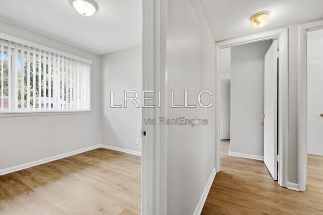 Foto del edificio - 5202 Rural Way