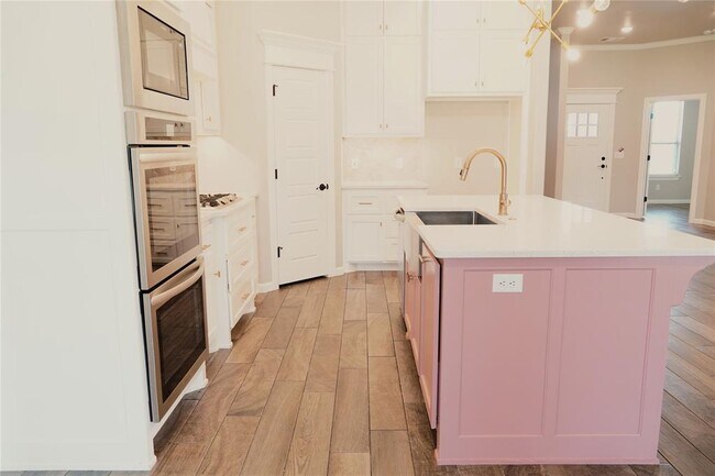 Building Photo - 5500 Carmel Crk Dr