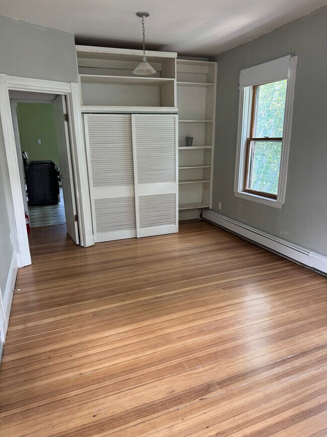 Living Room - 410 Norfolk St