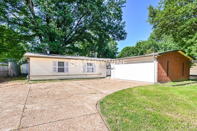 Building Photo - 4825 Cottonwood Rd