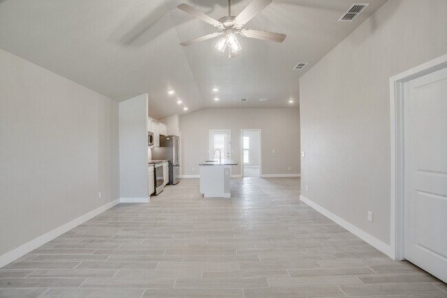 Foto del edificio - Like-new home in Bell Farms available for June move-in!