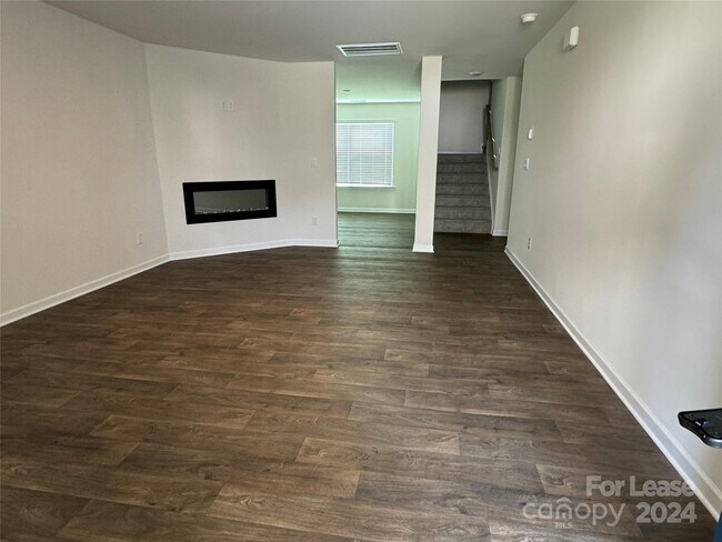 Foto del edificio - 6020 Northway Frst Dr