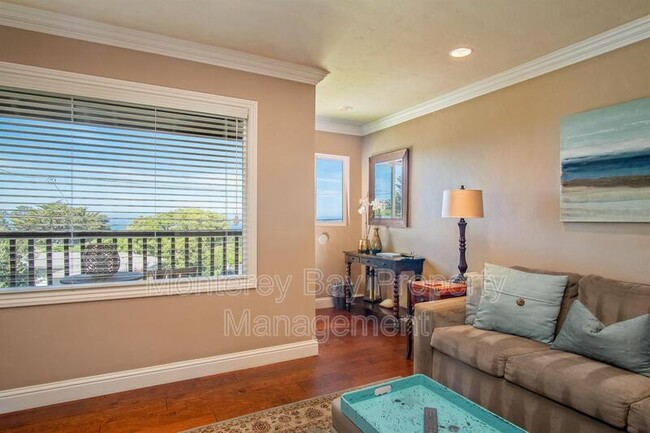 Foto del edificio - 1039 Bayview Ave