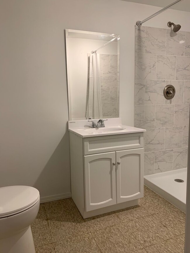 Building Photo - Beautiful 6 bedroom house in Minneapolis!!
