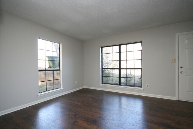 Foto del edificio - 104 Westscott Dr