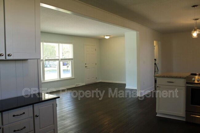 Foto del edificio - 7744 Allwood Ave