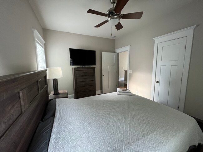 Foto del edificio - 1011 Everett Pl