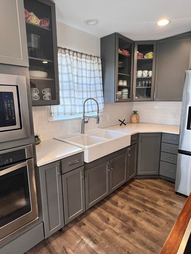 Building Photo - 25868 Walker South Rd