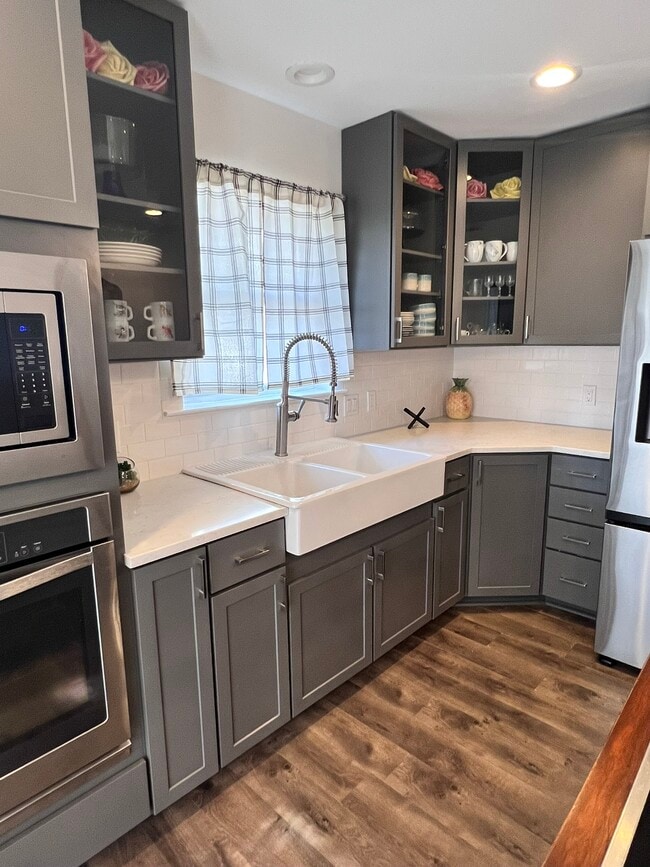 Foto del edificio - 25868 Walker South Rd