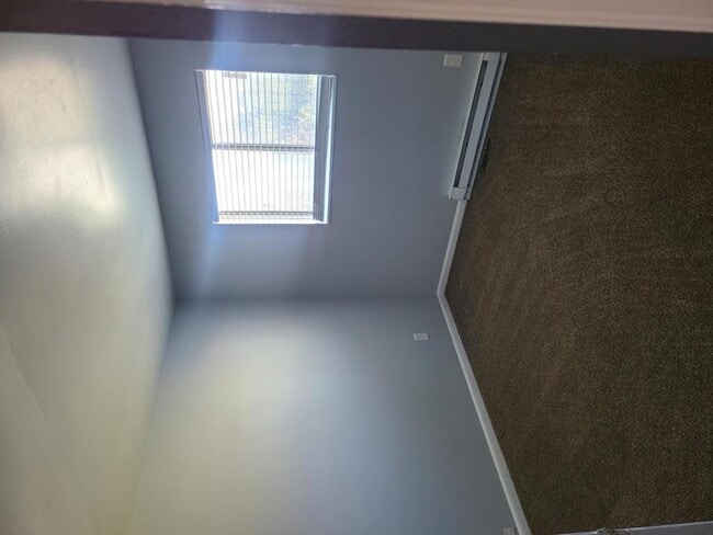 Building Photo - 1910 Larkswood Dr