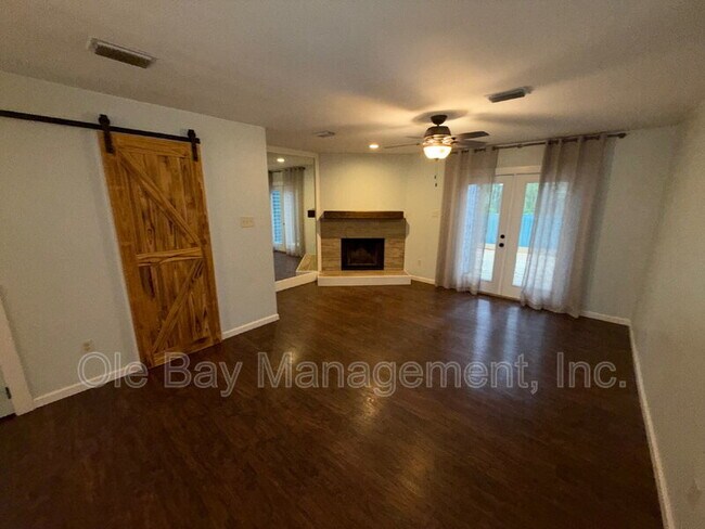 Foto del edificio - 6 Summer Oaks Dr