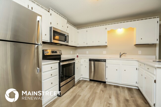 Building Photo - 613 Summertime Ct