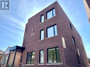 Building Photo - 260 St Denis St
