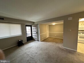 Building Photo - 18204 Delaire Landing Rd