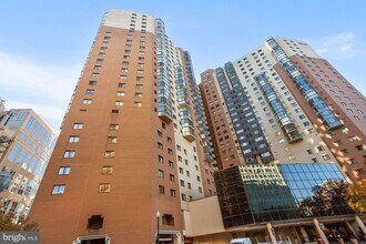 Building Photo - 900 N Stafford
