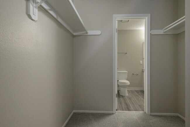 Foto del edificio - Meadowlark Apartments